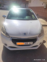 voitures-peugeot-208-2015-allure-biskra-algerie