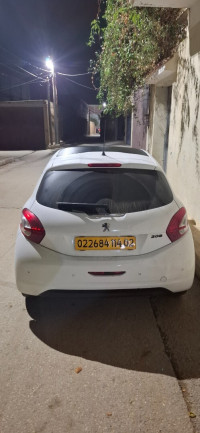 voitures-peugeot-208-2014-allure-chlef-algerie