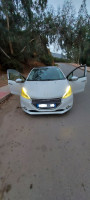 voitures-peugeot-208-2013-allure-khemis-miliana-ain-defla-algerie