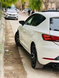 سيارات-seat-leon-2018-fr-برج-بوعريريج-الجزائر