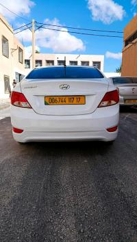 voitures-hyundai-accent-rb-4-portes-2017-djelfa-algerie