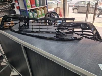 Grille centrale ou grille de Pare-chocs Volkswagen Golf 8 R 