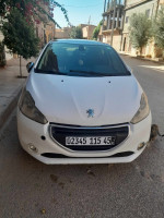 voitures-peugeot-208-2015-allure-facelift-ain-sefra-naama-algerie