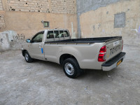 voitures-toyota-hilux-2012-souk-naamane-oum-el-bouaghi-algerie