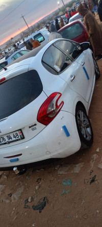 voitures-peugeot-208-2014-allure-relizane-algerie