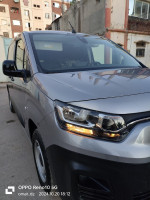 voitures-fiat-doblo-2023-professionnel-dar-el-beida-alger-algerie