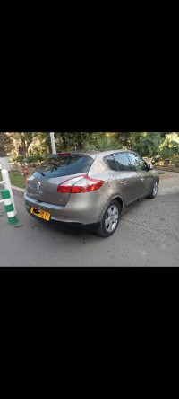 voitures-renault-megane-3-2010-expression-dely-brahim-alger-algerie