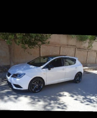 voitures-seat-ibiza-2015-black-line-tlemcen-algerie