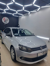 voitures-volkswagen-polo-2015-seden-bou-ismail-tipaza-algerie