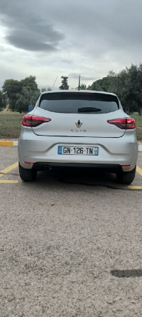 voitures-renault-clio-5-2023-evolution-guelma-algerie