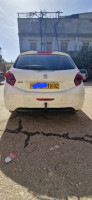 voitures-peugeot-208-2016-chlef-algerie