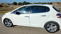 voitures-peugeot-208-2015-allure-bouira-algerie