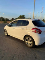 voitures-peugeot-208-2013-allure-chiffa-blida-algerie