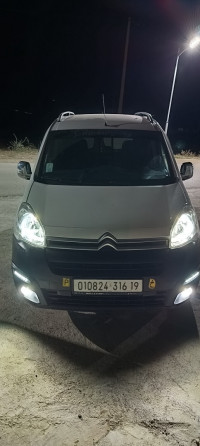 voitures-citroen-berlingo-2016-bouandas-setif-algerie