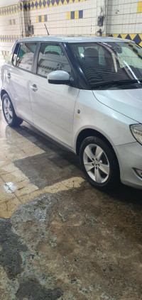 voitures-skoda-fabia-2015-fresh-ouled-yaich-blida-algerie