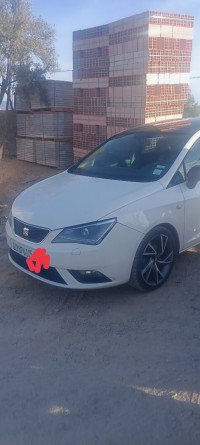 voitures-seat-ibiza-2015-black-line-bouira-algerie