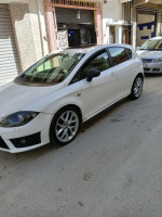 moyenne-berline-seat-leon-2011-batna-algerie