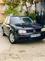 voitures-volkswagen-golf-4-2000-algerie