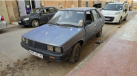 moyenne-berline-renault-11-1985-zemmoura-relizane-algerie