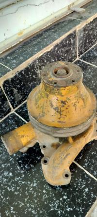 قطع-غيار-المركبات-pompe-a-eau-pour-komatsu-6d105-عين-مليلة-أم-البواقي-الجزائر