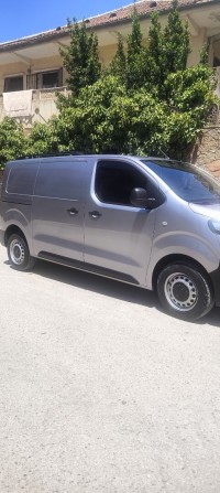 السيارات-النفعية-fiat-scudo-2023-par-17-المدية-الجزائر