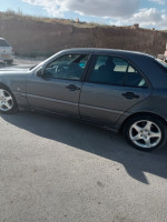 utilitaire-mercedes-classe-c-1999-220-exclusive-baraki-alger-algerie