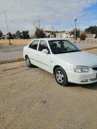 voitures-hyundai-accent-rb-4-portes-2015-mih-ouansa-el-oued-algerie