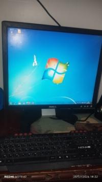 شاشات-شاشة-dell-مستعملة-تعمل-بشكل-ممتاز-كابل-vga-وكابل-الطاقة-بني-مراد-البليدة-الجزائر
