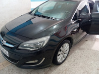 voitures-opel-astra-2013-cosmo-tipaza-algerie