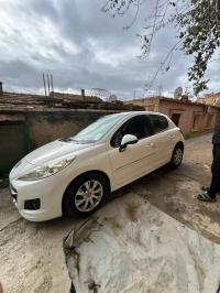 سيارات-peugeot-207-plus-2013-وامري-المدية-الجزائر