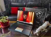 MSI TITAN 18 HX AI - Ultra 9 285HX - RTX 5080 12Go - Écran 18" 4k Mini-LED 120Hz - SSD 4To -RAM 64Go