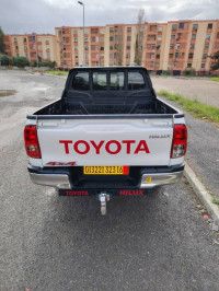 voitures-toyota-hilux-2023-4x4-bab-ezzouar-alger-algerie