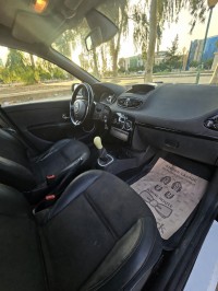 cars-renault-clio-3-2012-night-and-day-chlef-algeria