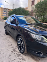 tout-terrain-suv-nissan-qashqai-2017-tekna-sidi-bel-abbes-algerie