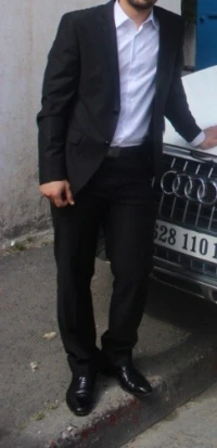 Costume pour homme avec chemisier et cravate