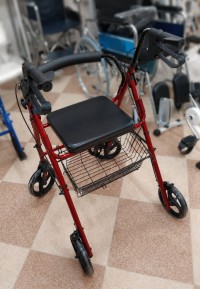 أجهزة-طبية-rollator-pliable-avec-assier-et-panier-بني-مسوس-الجزائر