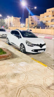 voitures-renault-clio-4-2014-seventeen-biskra-algerie