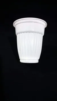 الأكواب البلاستيكية 