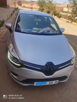 voitures-renault-clio-4-2013-12-16v-es-senia-oran-algerie