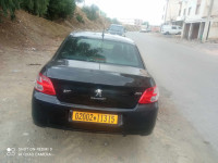 voitures-peugeot-301-2013-illoula-oumalou-tizi-ouzou-algerie