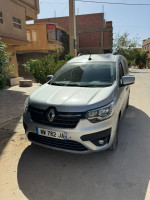 voitures-renault-kangoo-2023-barika-batna-algerie