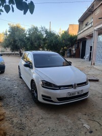 سيارات-volkswagen-golf-7-2016-الغمري-معسكر-الجزائر
