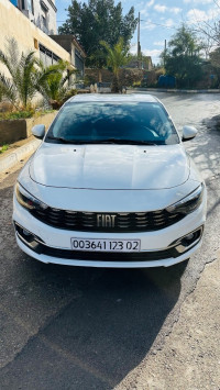 voitures-fiat-tipo-sedan-2023-life-chlef-algerie