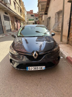 voitures-renault-clio5-2022-business-blida-algerie