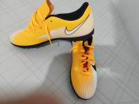 chaussures-de-football-soulier-nike-pointure-44-neuf-el-hadjar-annaba-algerie