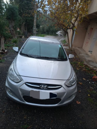 voitures-hyundai-accent-rb-4-portes-2018-taghzout-bouira-algerie