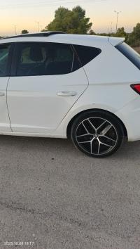 سيارات-seat-leon-2017-5f-الجلفة-الجزائر