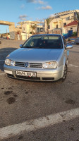 voitures-volkswagen-golf-4-2000-match-skikda-algerie