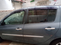 voitures-renault-clio-3-2009-boumerdes-algerie