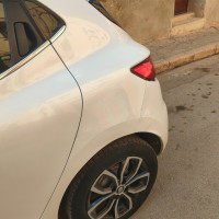 voitures-renault-clio-4-2018-limited-2-marsat-el-hadjadj-oran-algerie